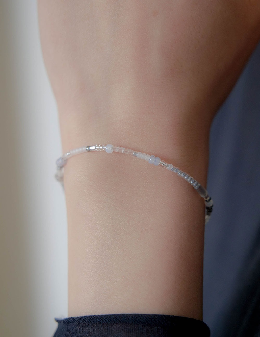 Delicate bracelet - blue grey mix