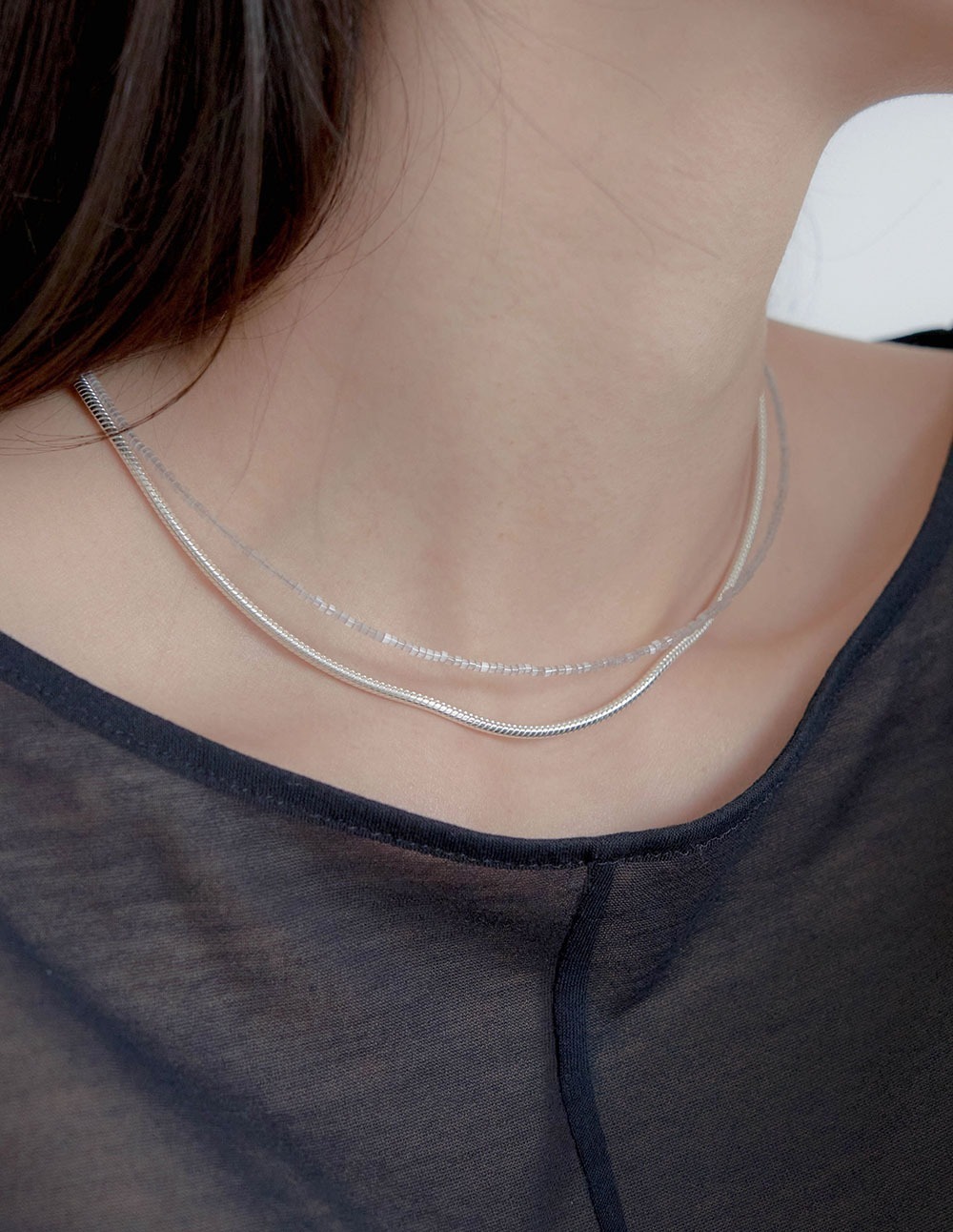 Delicate necklace - grey